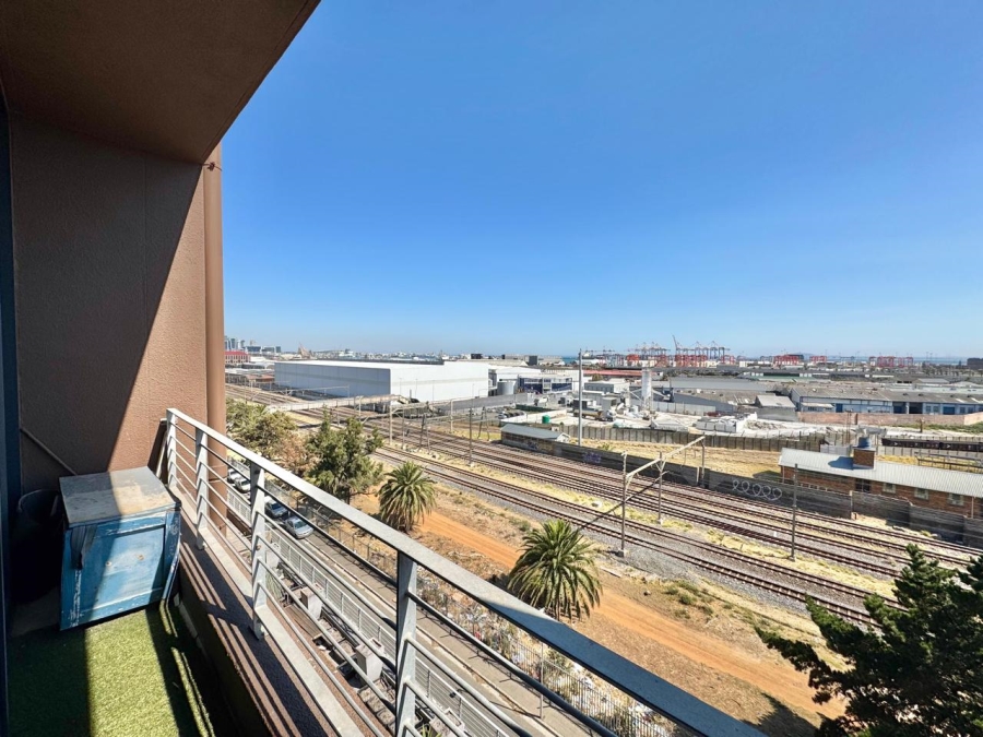 1 Bedroom Property for Sale in Woodstock Western Cape